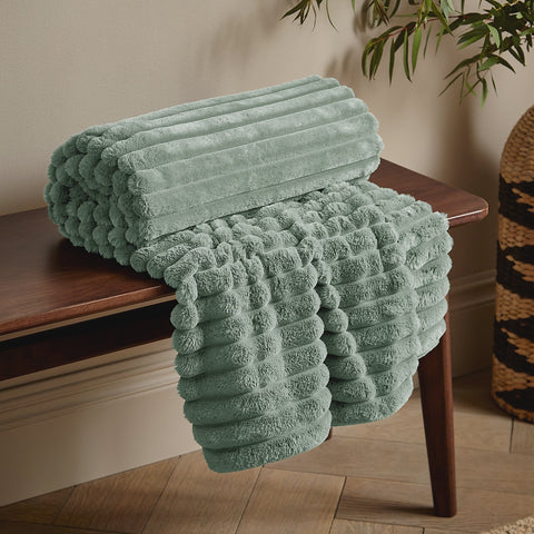 COSY RIBBED THROW GREEN 130X170CMS