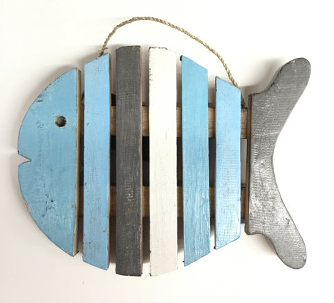 BARRED BLUE/WHITE WOOD FISH 25CMS