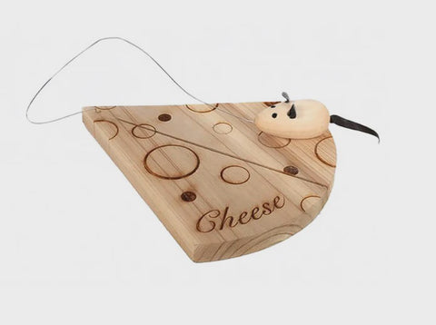 WOOD CHEESE BOARD WITH MOUSE