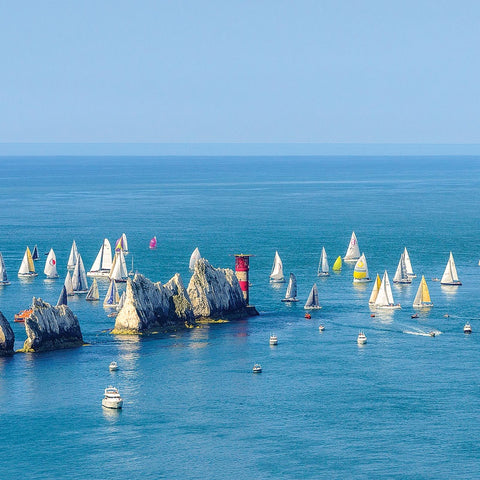 COASTER ROUND THE ISLAND RACE THE NEEDLES