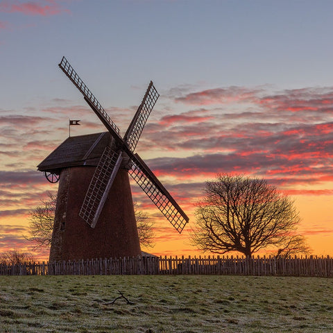 COASTER THE OLD WINDMILL BEMBRIDGE AT DAWN